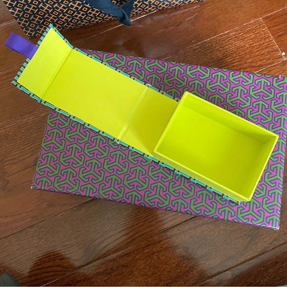 Tory Burch gift box set - Picture 4 of 6
